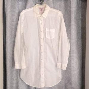 Like new Victoria Secret 100% cotton night/lounge shirt. Size small